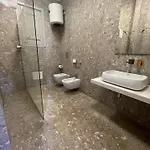 拉马坦萨酒店 *
